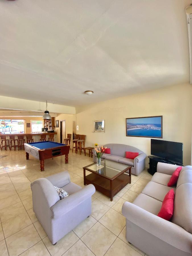 Aparthotel Cretan Sun à Adelianos Kampos Extérieur photo