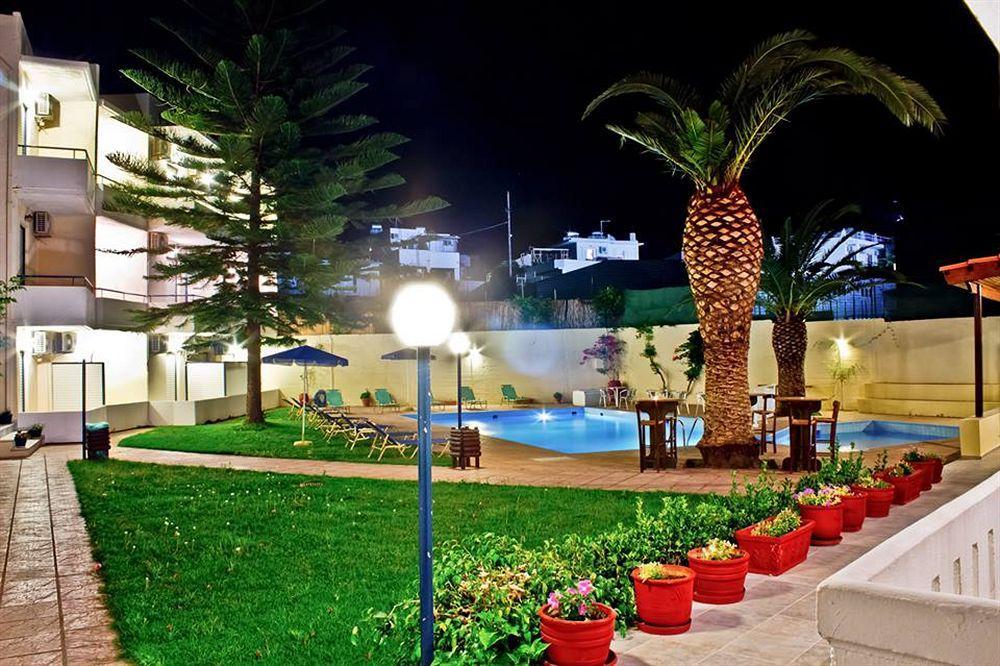 Aparthotel Cretan Sun à Adelianos Kampos Extérieur photo