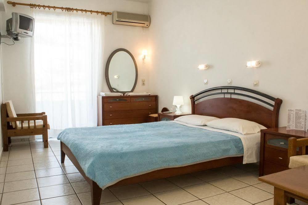 Aparthotel Cretan Sun à Adelianos Kampos Extérieur photo