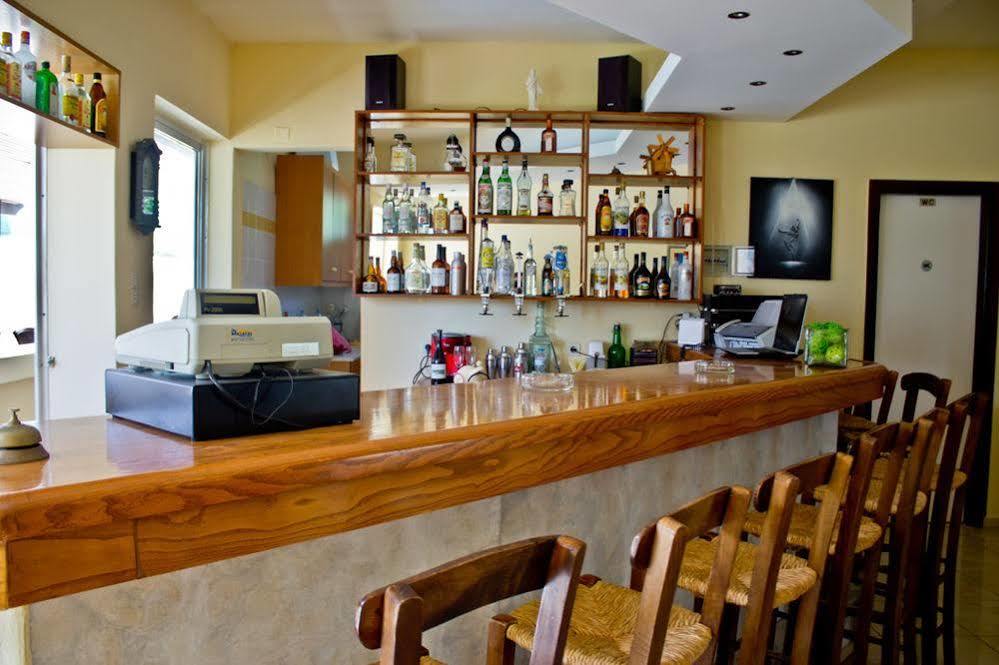 Aparthotel Cretan Sun à Adelianos Kampos Extérieur photo