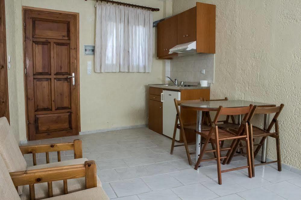 Aparthotel Cretan Sun à Adelianos Kampos Extérieur photo