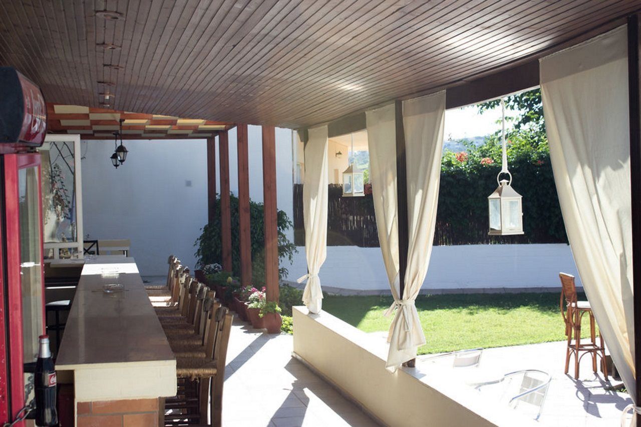 Aparthotel Cretan Sun à Adelianos Kampos Extérieur photo