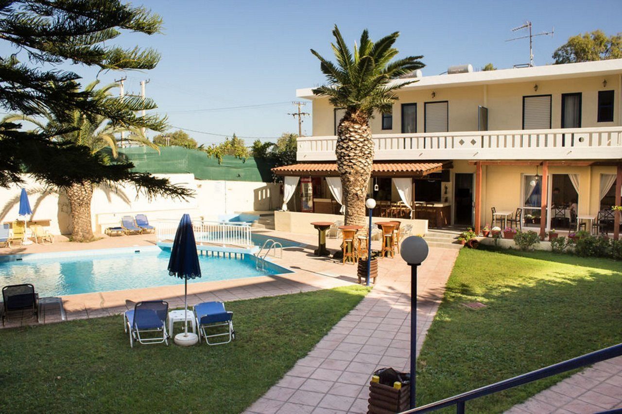 Aparthotel Cretan Sun à Adelianos Kampos Extérieur photo